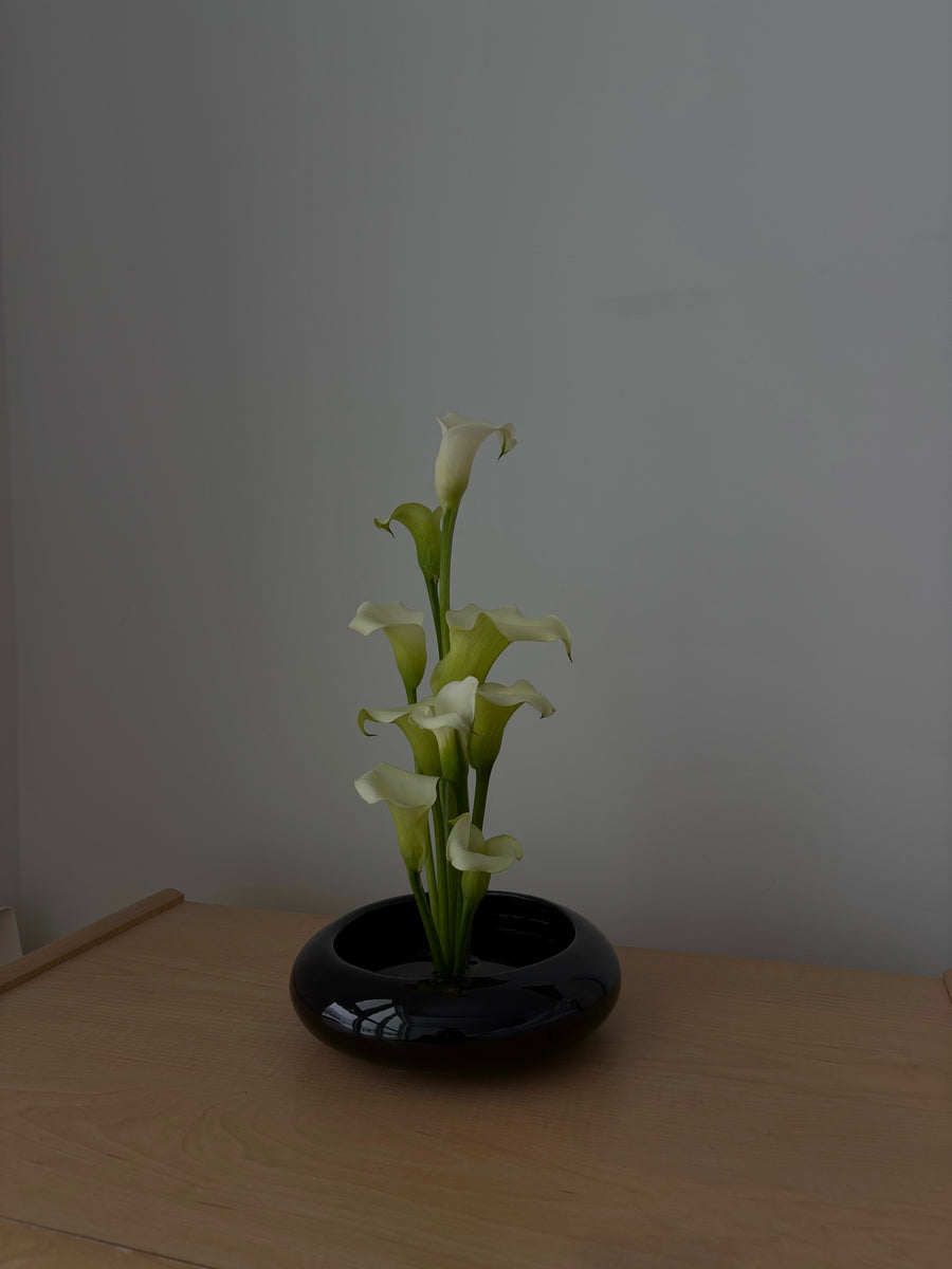 BLACK CERAMIC IKEBANA VESSEL